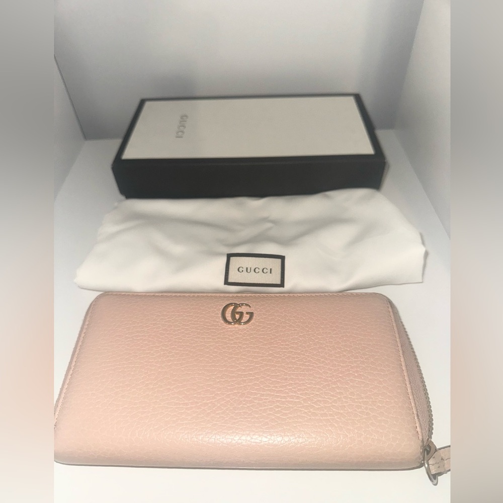 Authentic Gucci Pink Leather Zip Wallet with Dust Bag and Box